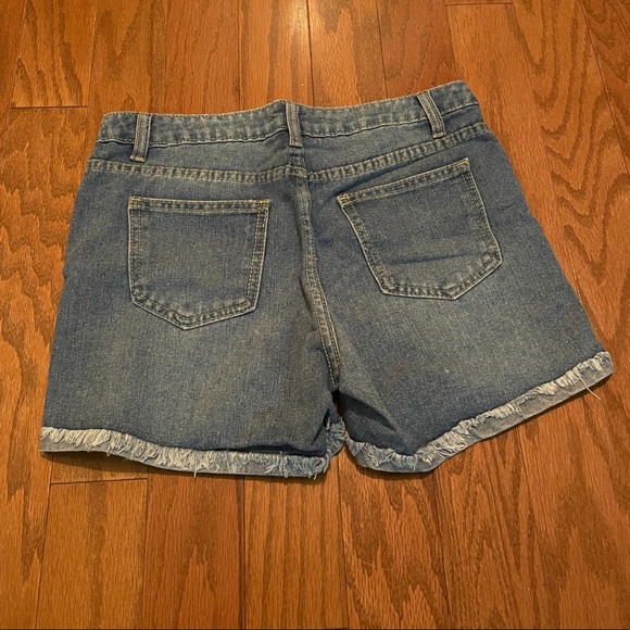 Daisy Print Patchwork Distressed Denim Shorts - Picture 2 of 3